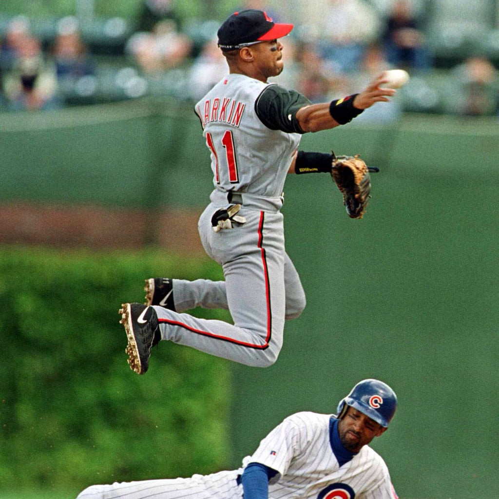 BARRY LARKIN CINCINNATI REDS SHIRT (2026)